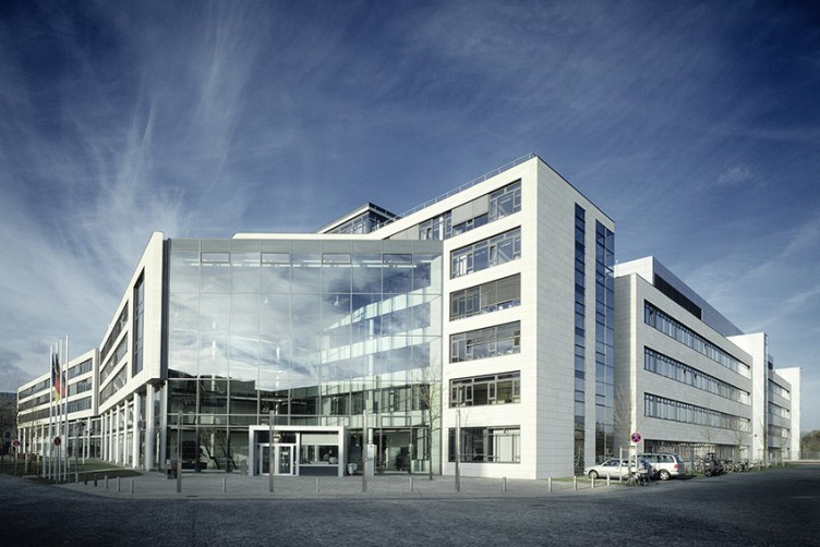 Außenansicht des BfArM-Gebäudes in Bonn